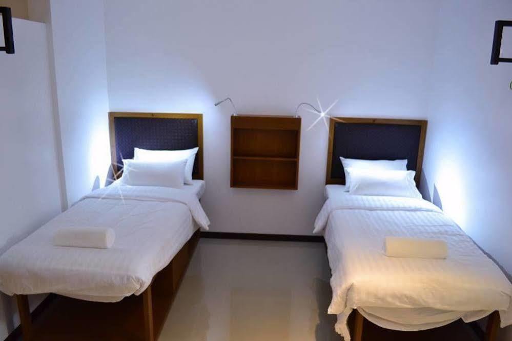 The Lantern Hostel, Chalong ,Phuket Екстериор снимка